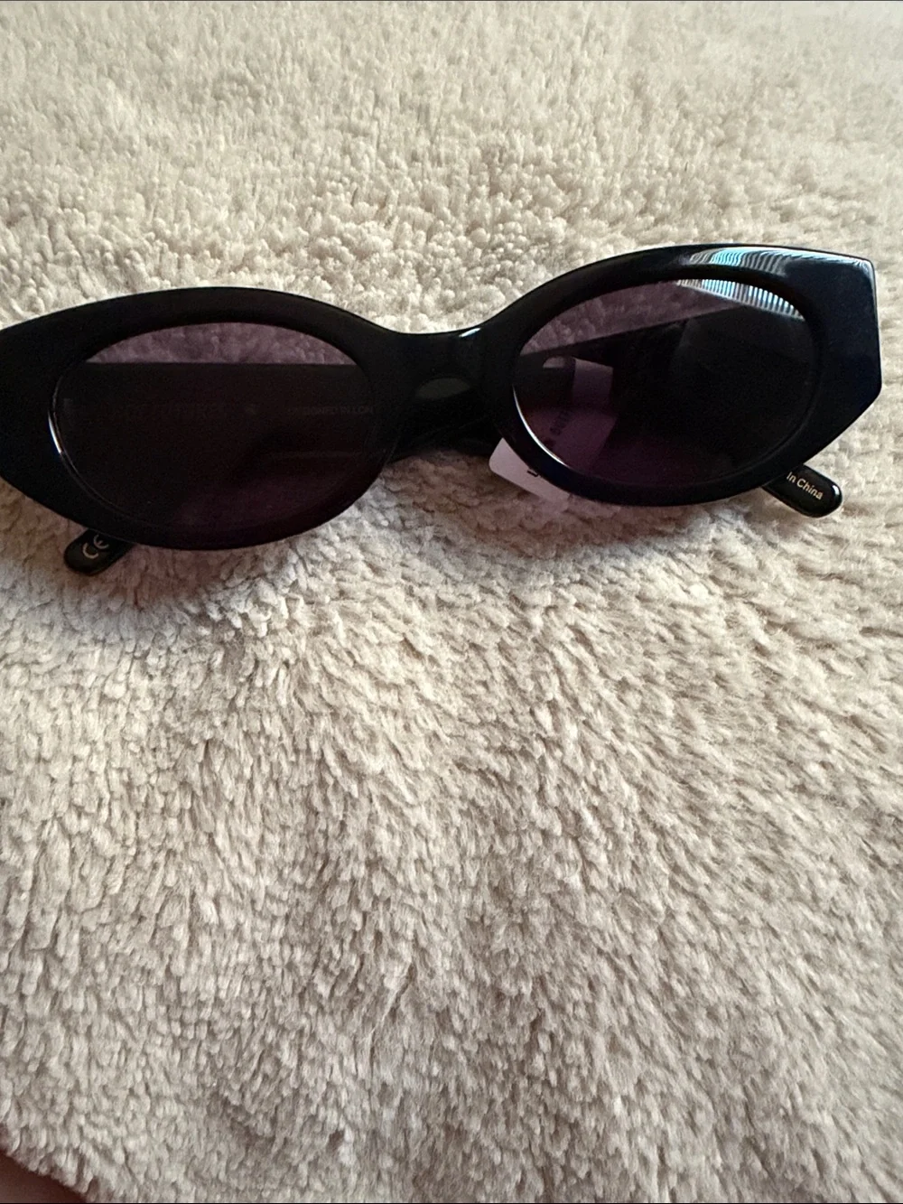 NWT! Hot Futures Cosmic Rebel Sunglasses Black